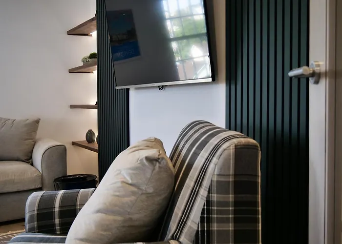 Kingsbridge Penthouse